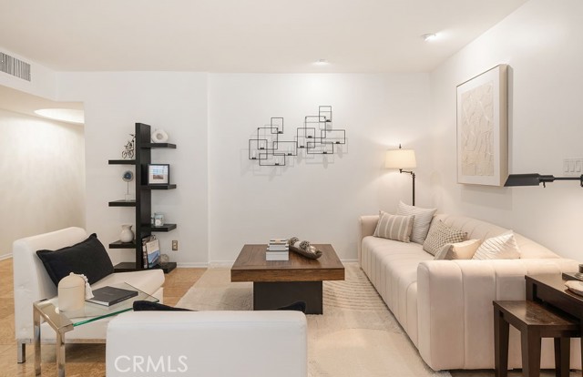 419 N Oakhurst Drive, Beverly Hills CA: https://media.crmls.org/medias/e64e8de8-cf27-471f-a441-1eea1efc0fb2.jpg