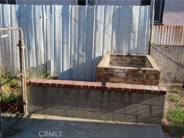 524 Gulf Avenue, Wilmington CA: https://media.crmls.org/medias/e64f35fe-50d7-442c-a033-5c79e68ca4dc.jpg
