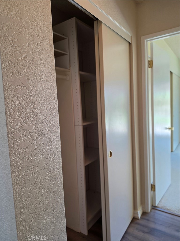 https://media.crmls.org/medias/e64f575b-e530-4b03-a130-24a775796a35.jpg?preset=X-Large