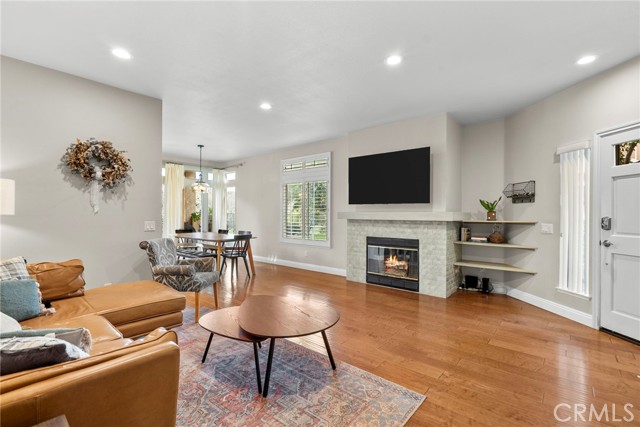 Detail Gallery Image 3 of 32 For 24013 Arroyo Park #42,  Valencia,  CA 91355 - 2 Beds | 2 Baths