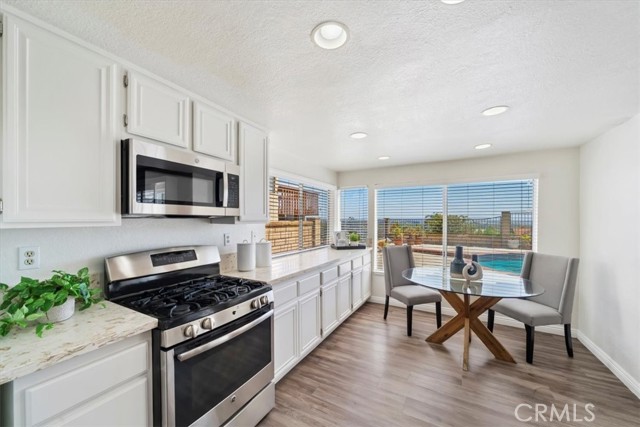 Detail Gallery Image 19 of 41 For 17927 via La Cresta, Chino Hills,  CA 91709 - 4 Beds | 3 Baths