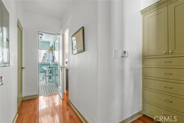 Detail Gallery Image 35 of 38 For 8246 4th St, Los Angeles,  CA 90048 - 2 Beds | 2 Baths