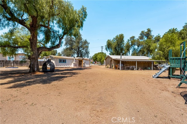 1014 7th Street, Norco CA: https://media.crmls.org/medias/e650894c-5f41-4542-b4fa-7f5f47aa227f.jpg