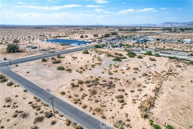 Detail Gallery Image 10 of 22 For 4973 Adobe Rd, Twentynine Palms,  CA 92277 - – Beds | – Baths