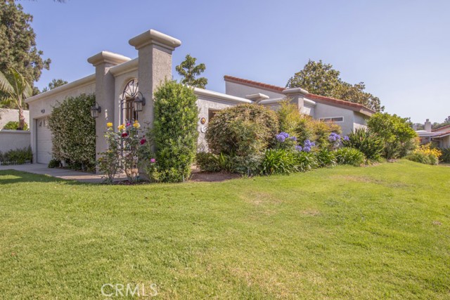 5521 Via La Mesa, Laguna Woods CA: https://media.crmls.org/medias/e6511c71-683c-4676-bba7-3745153db1ba.jpg