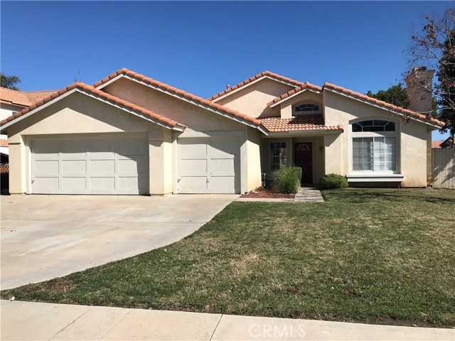 9240 Sunridge Dr, Riverside, CA 92508