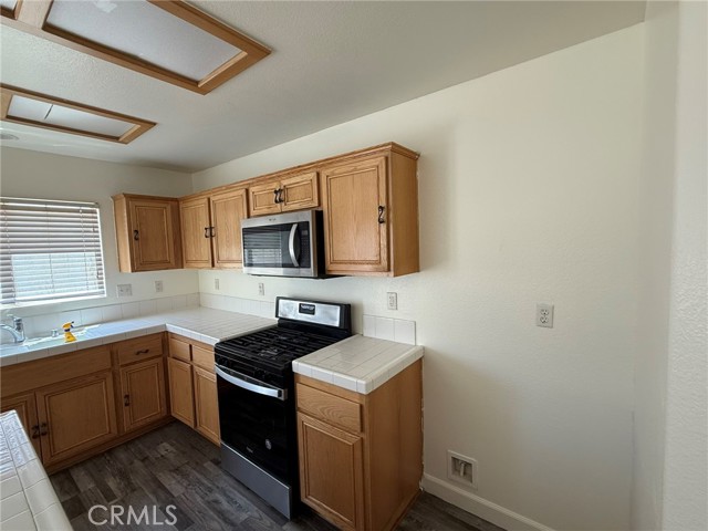 Detail Gallery Image 3 of 26 For 11801 Harwood Rd, Victorville,  CA 92392 - 4 Beds | 2 Baths