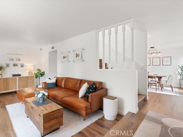 2157 Pacific Avenue, Costa Mesa CA: https://media.crmls.org/medias/e651bdbd-19e5-4a50-aaaa-4a7b6e796d5d.jpg