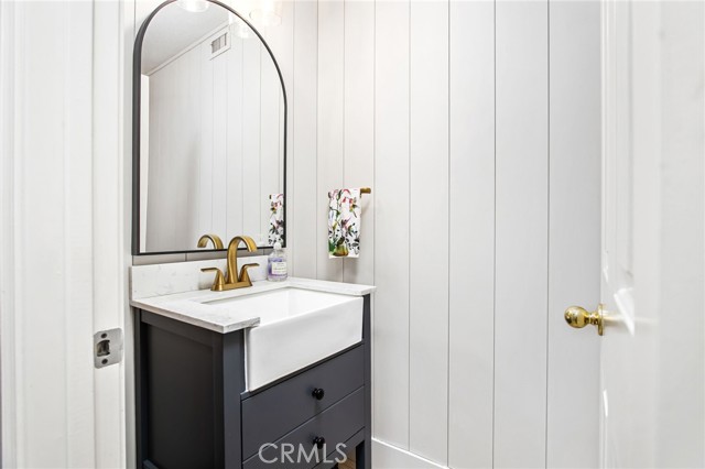 Detail Gallery Image 12 of 32 For 29110 Wayfarer Ln, Lake Elsinore,  CA 92530 - 4 Beds | 2/1 Baths