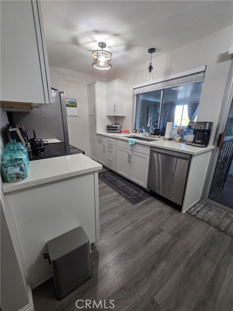 Detail Gallery Image 5 of 15 For 19816 Spanish Oak, Newhall,  CA 91321 - 2 Beds | 2 Baths