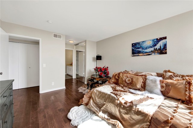 4040 Via Marisol, Highland Park CA: https://media.crmls.org/medias/e652ff72-2515-46c4-929d-e01452cc8633.jpg
