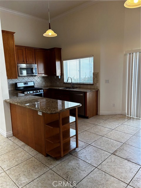 Detail Gallery Image 27 of 38 For 5241 Colodny Dr #201,  Agoura Hills,  CA 91301 - 3 Beds | 2/1 Baths