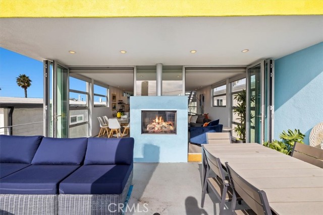 1222 2nd Street, Hermosa Beach, California 90254, 3 Bedrooms Bedrooms, ,2 BathroomsBathrooms,Residential,Sold,2nd,SB22246208