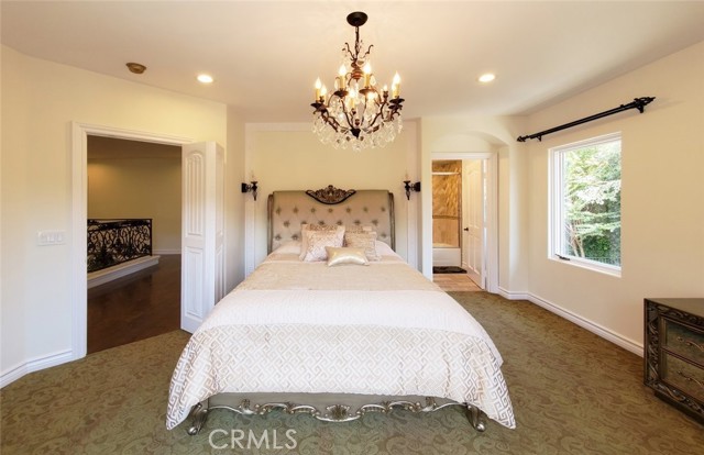 Detail Gallery Image 17 of 45 For 11947 Iredell St, Studio City,  CA 91604 - 7 Beds | 8 Baths