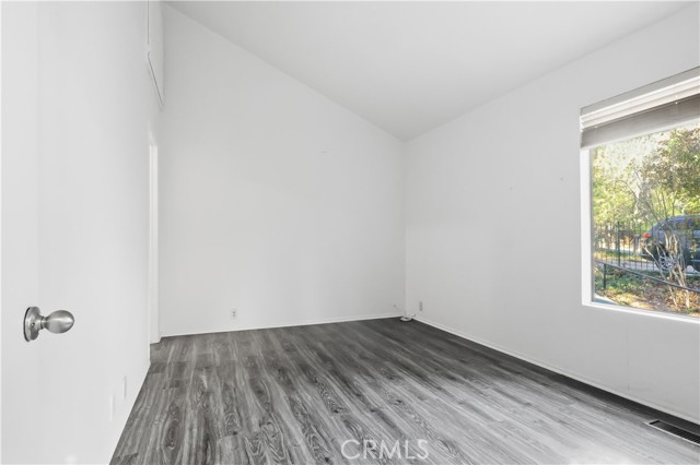 Detail Gallery Image 23 of 71 For 27657 Peninsula #110 Dr, Lake Arrowhead,  CA 92352 - 4 Beds | 2/1 Baths