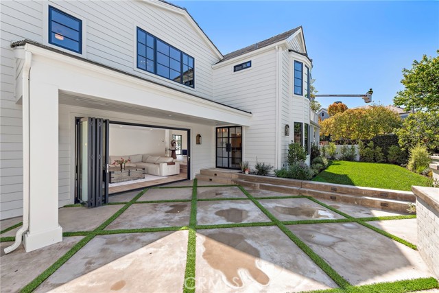 1963 Port Edward Place, Newport Beach CA: https://media.crmls.org/medias/e653ba63-f2b3-405c-97e6-3f942d6e0355.jpg