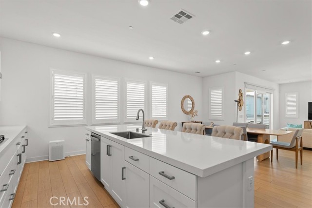 352 Merit, Irvine CA: https://media.crmls.org/medias/e654172a-f842-4d8d-ac61-85592a8f39ae.jpg
