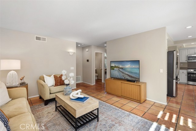 29 Raposa, Rancho Santa Margarita CA: https://media.crmls.org/medias/e654f510-e799-4271-8911-bce0027da8fc.jpg