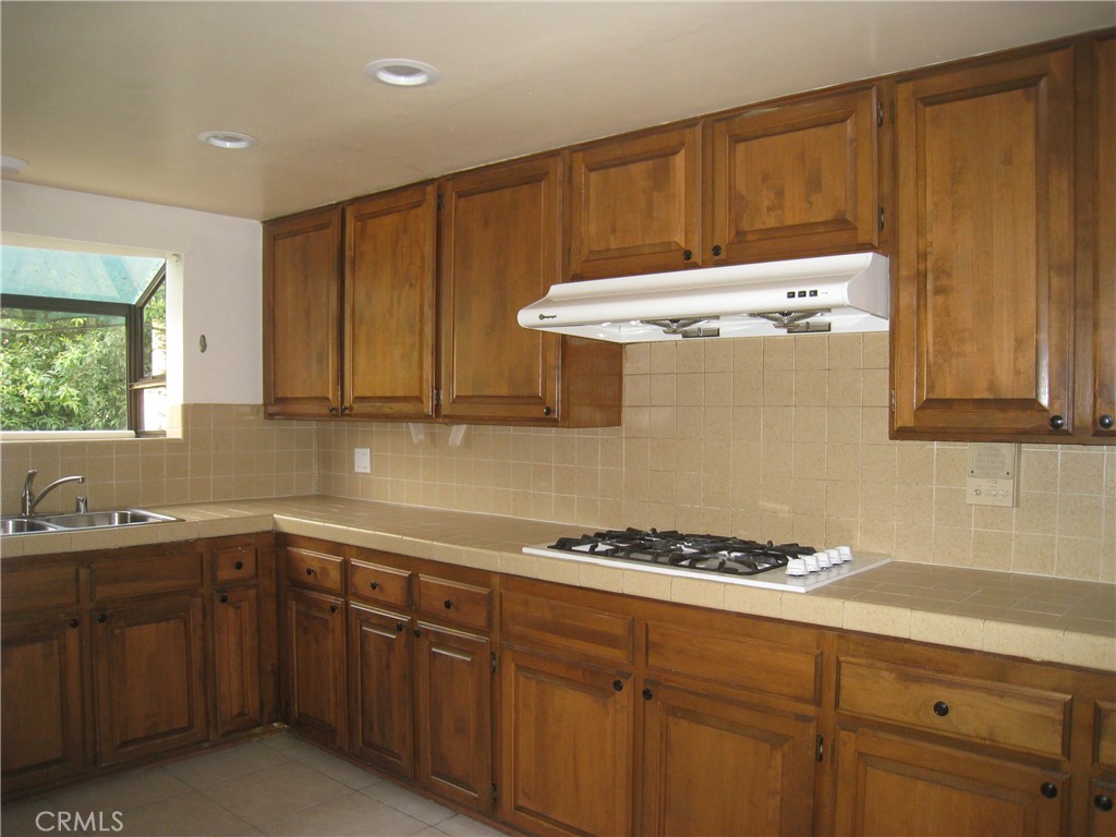 MLS #WS25268485 image #5