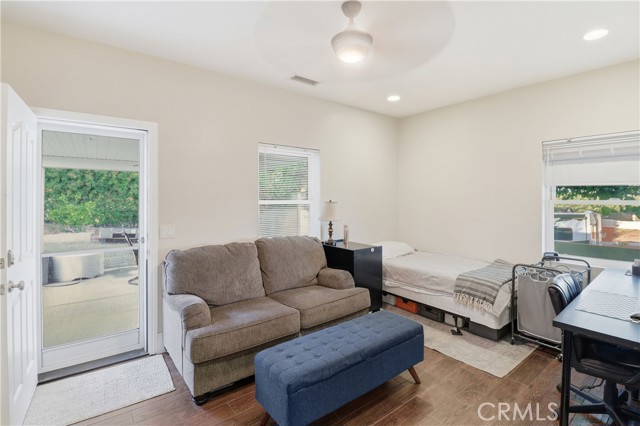 Image 29 of 52 For 16025 Perry Heights