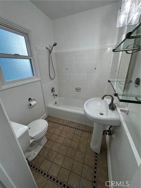 Detail Gallery Image 17 of 24 For 341 Redondo, Long Beach,  CA 90814 - – Beds | – Baths