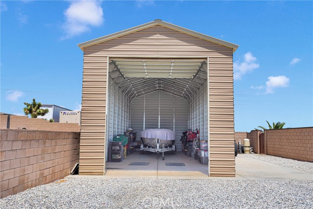 Detail Gallery Image 5 of 69 For 11844 Jenny St, Oak Hills,  CA 92344 - 4 Beds | 2/1 Baths