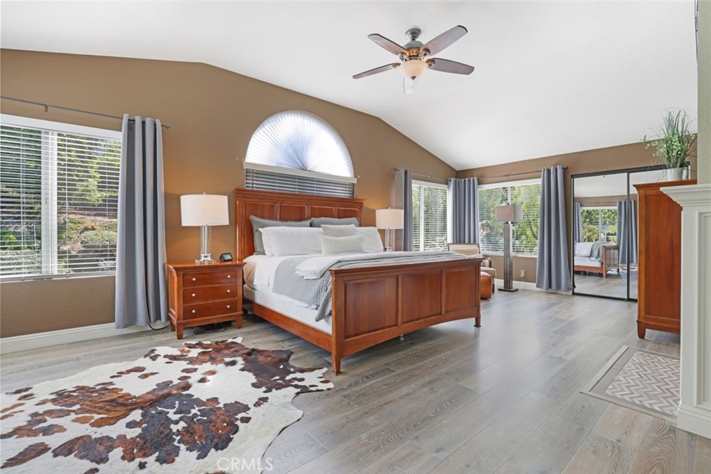 MLS #OC25218182 image #38