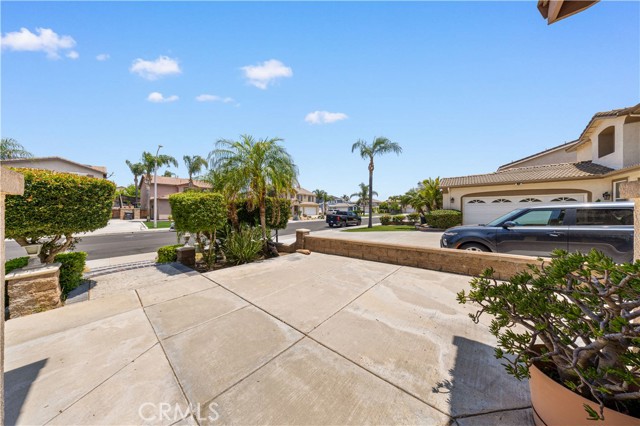 12337 Columbia Lane, Eastvale CA: https://media.crmls.org/medias/e659df5a-ba52-444c-8498-23bbbc54bd01.jpg