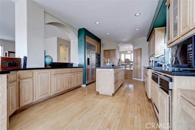 1936 Loma Drive, Hermosa Beach, California 90254, 3 Bedrooms Bedrooms, ,3 BathroomsBathrooms,Residential,Sold,Loma,SB21238629