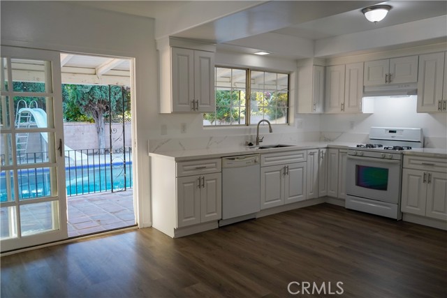 15902 Londelius Street photo 6