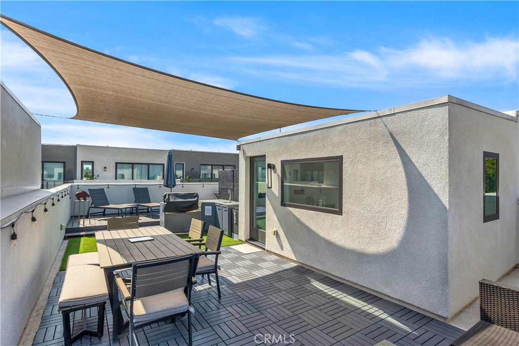 279 W 8th Street