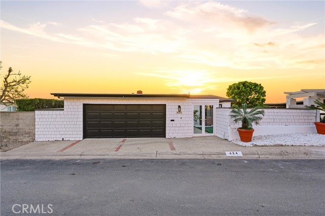 Detail Gallery Image 2 of 23 For 424 Mendoza Ter, Corona Del Mar,  CA 92625 - 3 Beds | 6 Baths