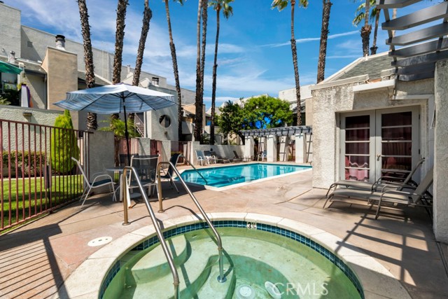 20155 Keswick Street, Winnetka CA: https://media.crmls.org/medias/e65d4969-be24-4f62-8022-37a4a9ce7802.jpg