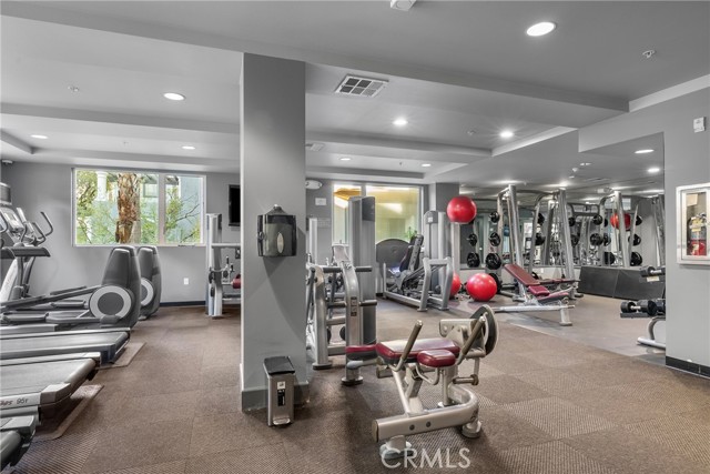 Detail Gallery Image 22 of 34 For 21301 Erwin #206,  Woodland Hills,  CA 91367 - 2 Beds | 2 Baths