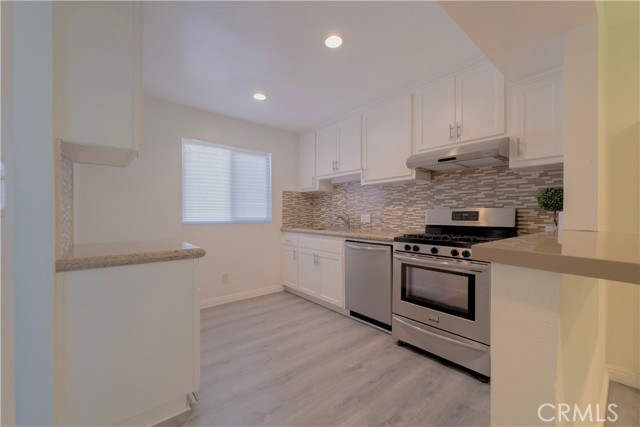 Detail Gallery Image 8 of 31 For 5593 Pioneer Bld #18,  Whittier,  CA 90601 - 2 Beds | 1/1 Baths