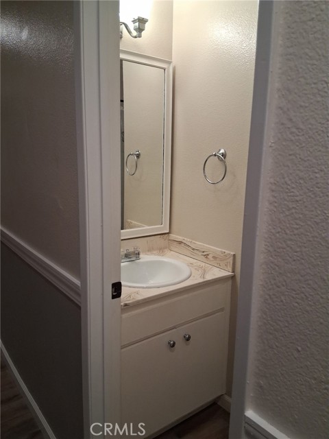 113 Surrey photo 12