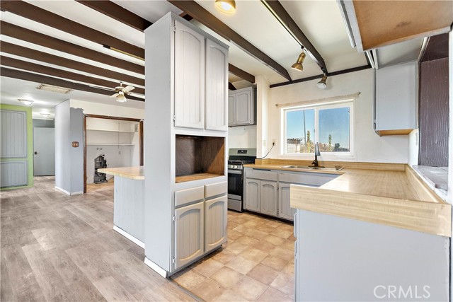 Detail Gallery Image 1 of 45 For 10888 Phelan Rd., Oak Hills,  CA 92344 - 1 Beds | 1 Baths