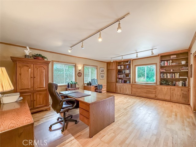 17508 Marilla Street photo 23