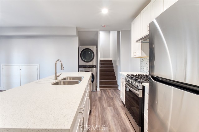 Detail Gallery Image 30 of 52 For 7796 Skyhill Drive, Los Angeles,  CA 90068 - 5 Beds | 3 Baths