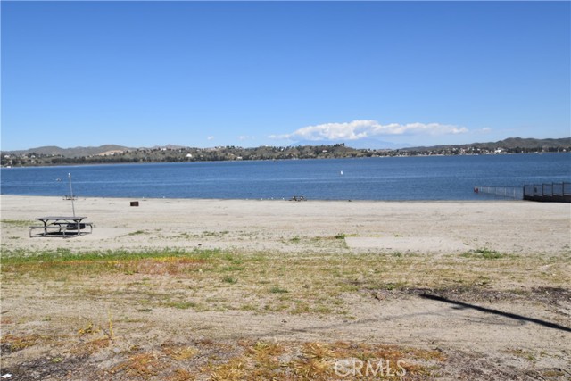 Detail Gallery Image 2 of 10 For 32976 Oleander, Lake Elsinore,  CA 92530 - 3 Beds | 1 Baths