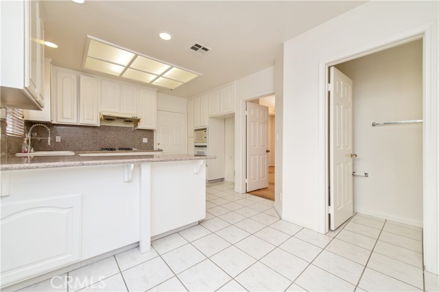 326 Genoa, Arcadia CA: https://media.crmls.org/medias/e66133b3-b60a-49c3-aef2-923ba871f975.jpg