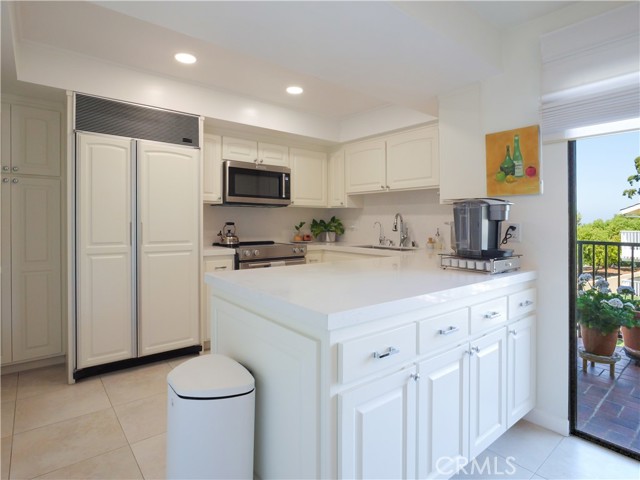 2201 Via Carrillo, Palos Verdes Estates, California 90274, 2 Bedrooms Bedrooms, ,2 BathroomsBathrooms,Residential,For Sale,Via Carrillo,SB26078806