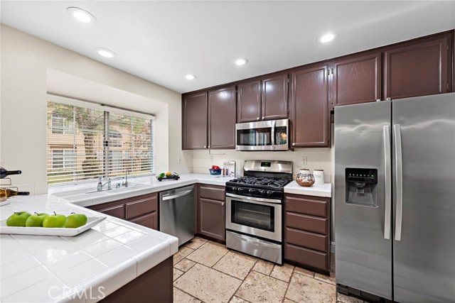 Detail Gallery Image 11 of 26 For 92 Waxwing Ln, Aliso Viejo,  CA 92656 - 2 Beds | 2/1 Baths