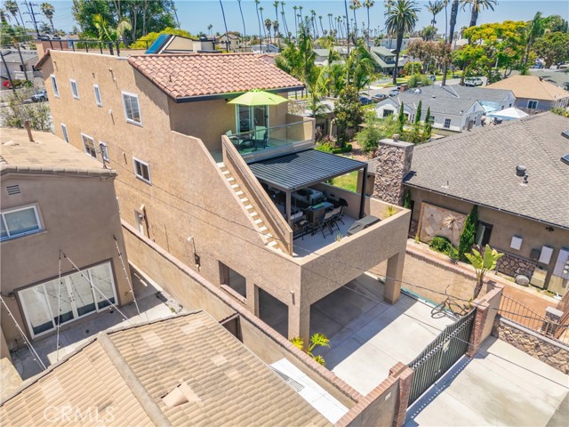 708 Main Street, Huntington Beach CA: https://media.crmls.org/medias/e66288f7-26b5-4400-9645-d660aa5423b2.jpg