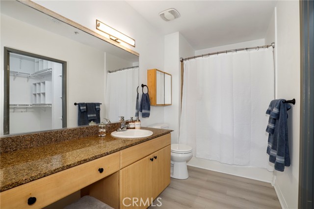 488 E Ocean Boulevard, Long Beach CA: https://media.crmls.org/medias/e662c6d2-baa4-4ff3-bd33-a8cfe6b5e623.jpg
