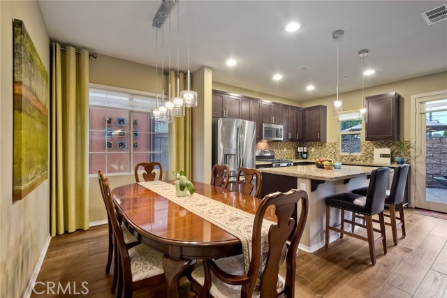 Detail Gallery Image 6 of 43 For 2076 Blue Oak Ln, Vista,  CA 92084 - 3 Beds | 2/1 Baths