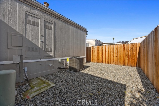 Detail Gallery Image 32 of 35 For 120 Cedarwood Ln, Bakersfield,  CA 93308 - 3 Beds | 2 Baths