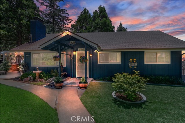 Detail Gallery Image 2 of 33 For 6031 Tripp Ln, Angelus Oaks,  CA 92305 - 4 Beds | 3/1 Baths