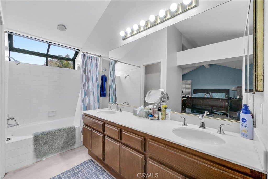 MLS #OC25257068 image #16