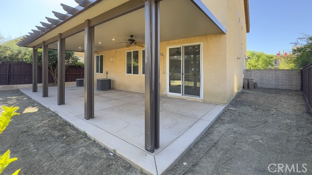 31659 Rosales Avenue, Murrieta CA: https://media.crmls.org/medias/e664bfb0-4f6f-4936-928f-12b24bb2d6f3.jpg